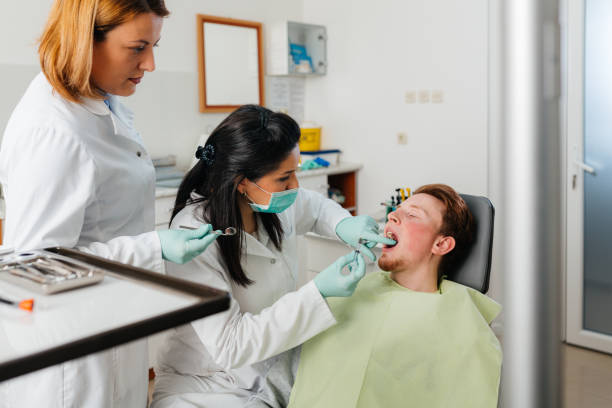 Best Emergency Dentist for Knocked-Out Tooth in Bowling Green, FL